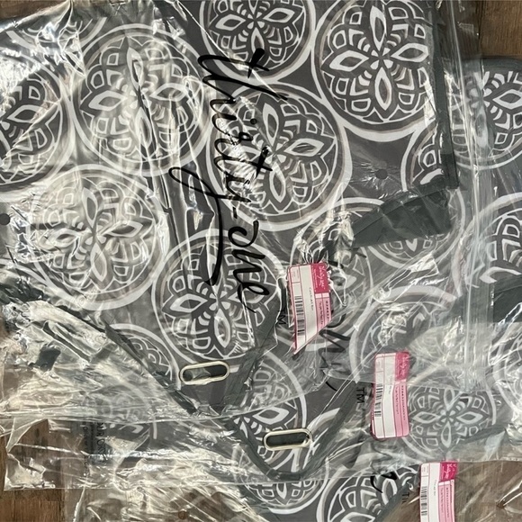 🚨Woodblock Whimsy Catch All Bin - Picture 2 of 3